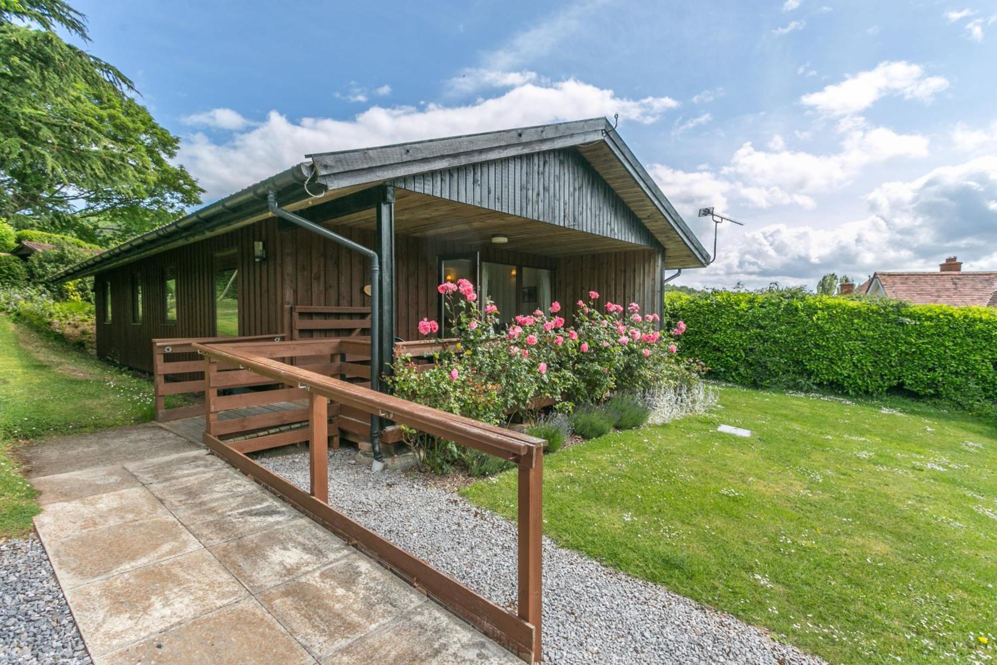 Laburnum Lodge Sleeps 6 Wheelchair Access Minehead Dış mekan fotoğraf